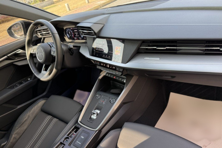 吉利汽车 星越L 2021款 2.0TD DCT EVO两驱智尊型中控内饰7012