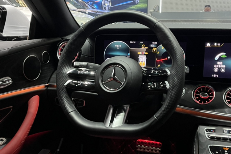 奔驰E级(进口) 2023款 E 260 轿跑车中控内饰7009