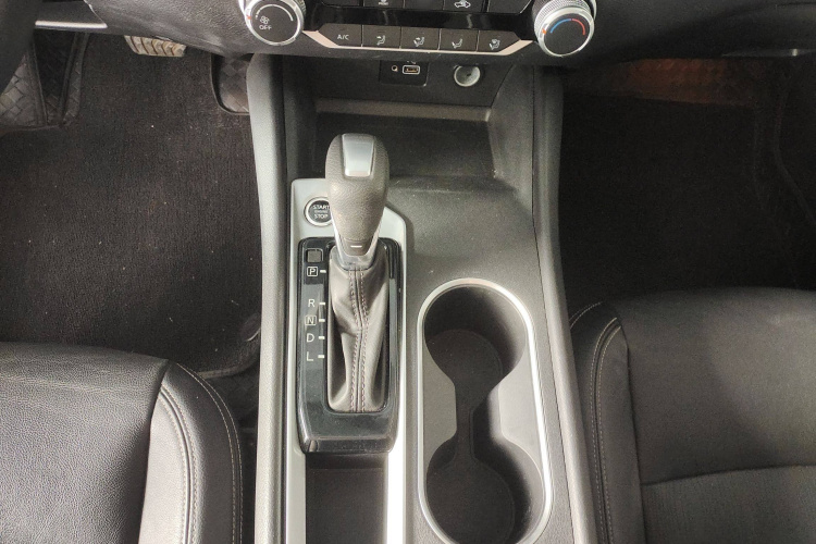 日产 天籁 2021款 2.0L XE 时尚版局部细节9002