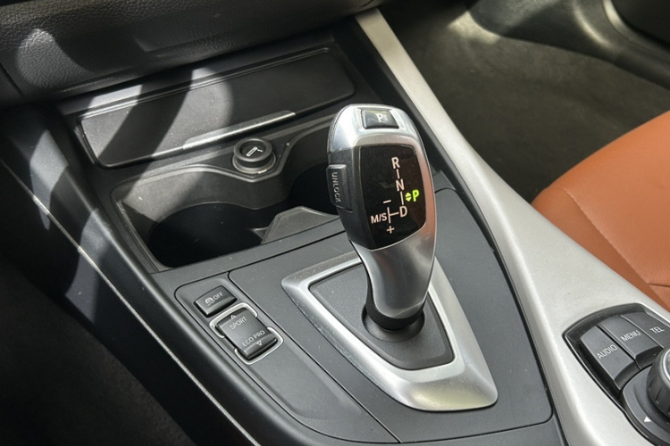 宝马1系(进口) 2016款 118i 领先型中控内饰7003