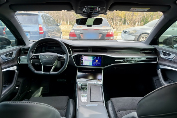 奥迪A6L 2023款 改款 55 TFSI quattro 尊享动感型中控内饰7001