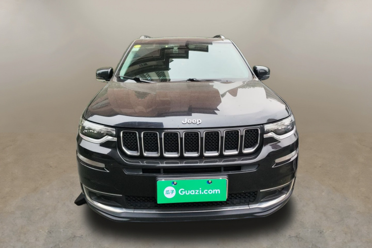 Jeep 大指挥官 2018款 2.0T 四驱尊享导航版 国V车身外观2