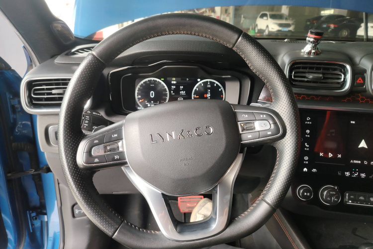 领克03 2019款 2.0TD 自动劲Pro版中控内饰13