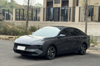 荣威D6 2025款 450km 尊享版