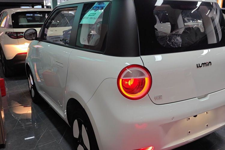 长安启源 长安Lumin 2025款 205km 香沁款车身外观4