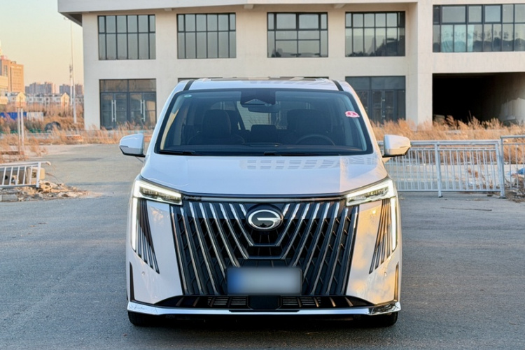 广汽传祺 传祺M8 2024款 大师系列 400T 至尊版车身外观6003