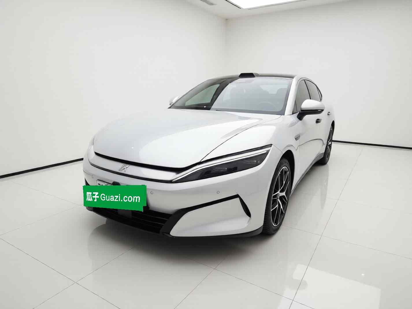比亚迪 汉L 2025款 EV 四驱激光雷达旗舰型(2)