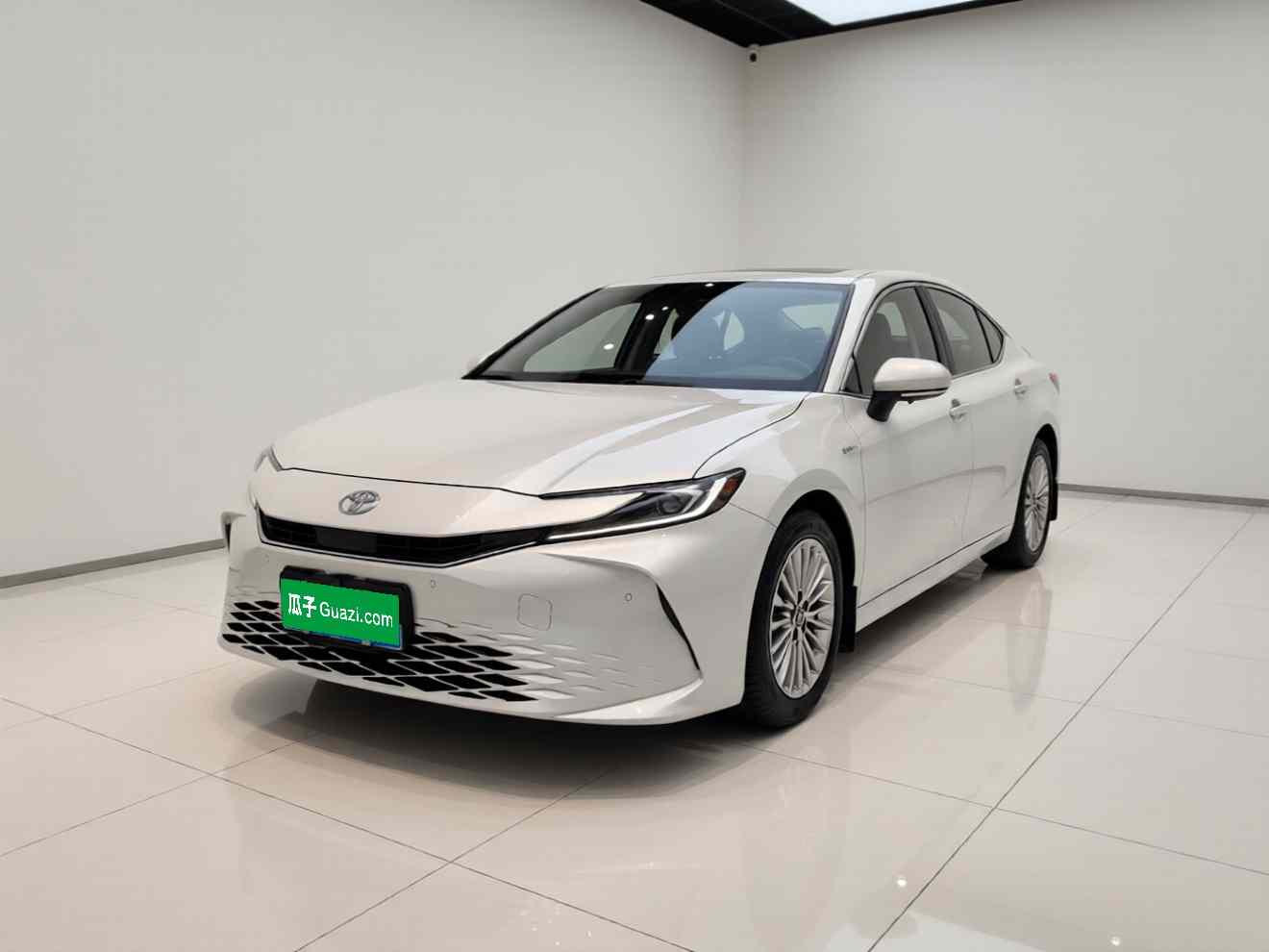 丰田 凯美瑞 2024款 双擎 2.0HGVP 豪华版(2)