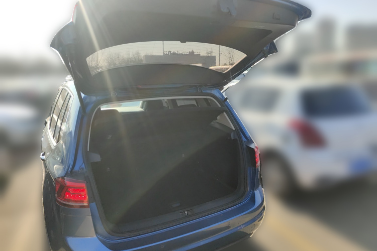 大众 高尔夫·嘉旅 2018款 280TSI 自动豪华型中控内饰23