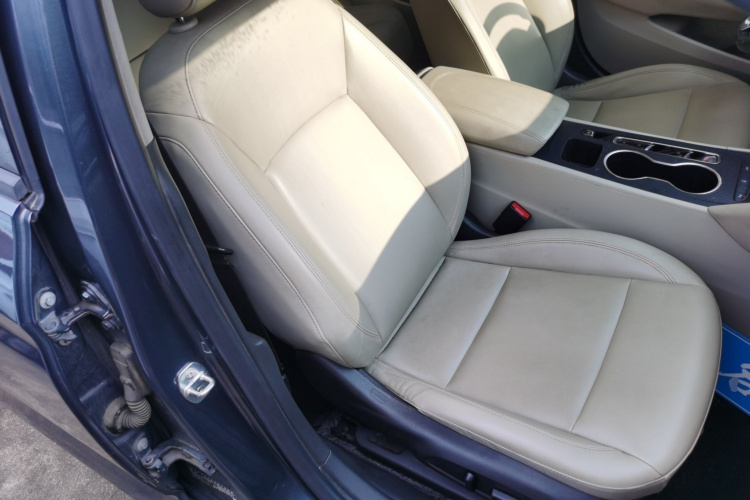 别克 君威 2020款 552T 精英型局部细节41