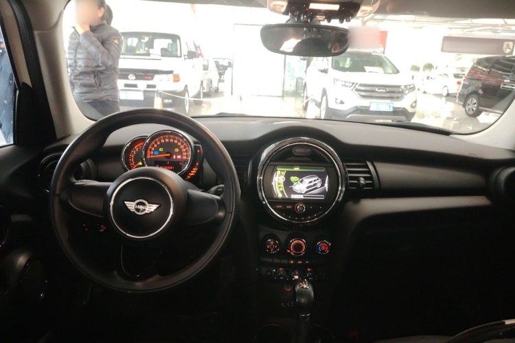 MINI 2015款 1.2T ONE 五门版中控内饰7002