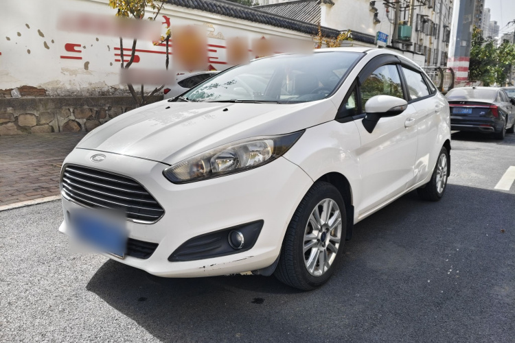 福特 嘉年华 2013款 三厢 1.5L 自动品尚型车身外观1