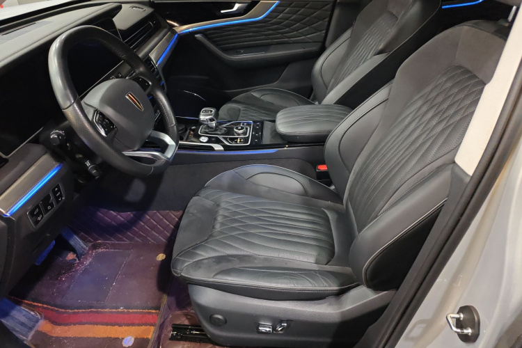 红旗HS5 2022款 改款 2.0T 智联旗享版中控内饰19