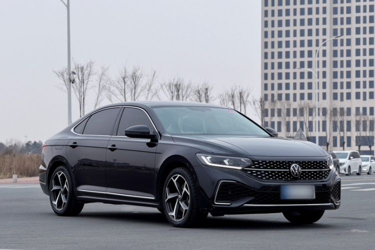 大众 帕萨特 2025款 出众款 380TSI 星空龙腾版车身外观6002