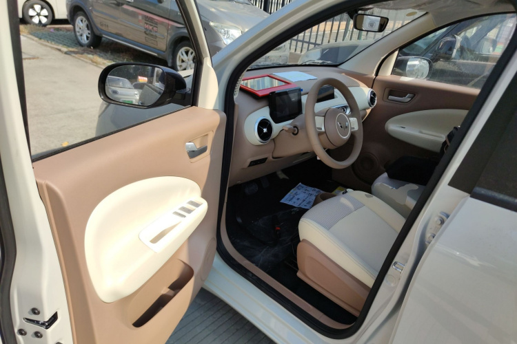 五菱汽车 宏光MINIEV 2025款 四门版 进阶款中控内饰7003