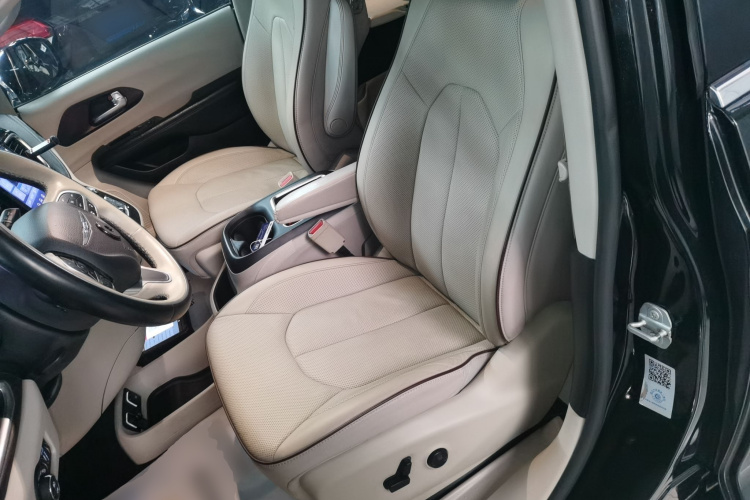 克莱斯勒 大捷龙(进口) 2017款 3.6L 尊享版中控内饰19