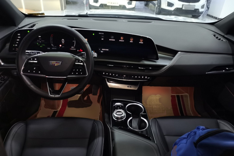 凯迪拉克GT4 2023款 25T 豪华型中控内饰12