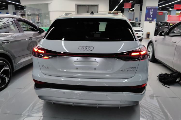 奥迪Q4 e-tron 2024款 40 e-tron 创境版车身外观6