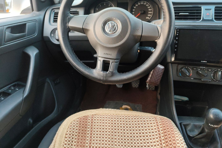 大众 桑塔纳 2015款 1.4L 手动风尚版中控内饰13