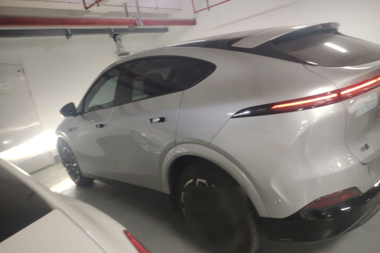 小鹏G6 2025款 625 长续航 Max 旗舰版车身外观6003