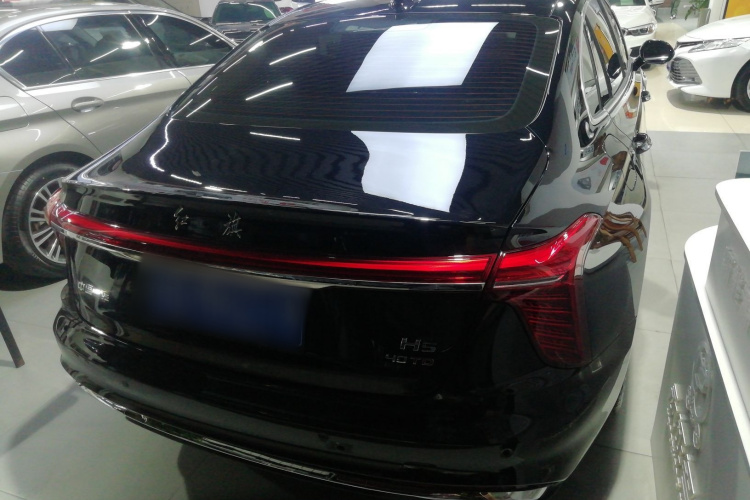 红旗H5 2024款 2.0T 自动智联旗畅版车身外观7