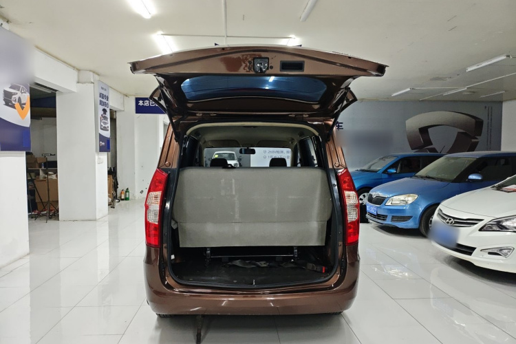 五菱汽车 五菱宏光 2020款 1.2L S基本型国VI LSI机舱底盘23