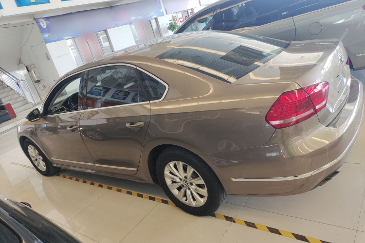 大众 帕萨特 2014款 1.8TSI DSG尊荣版车身外观4