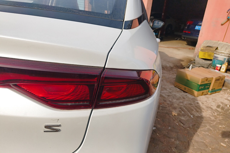 埃安 AION S 2023款 魅 580 磷酸铁锂车身外观6004