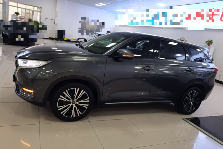 长安欧尚X7 2021款 1.5T 手动豪华型车身外观4