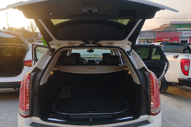 凯迪拉克SRX 2013款 3.0L 精英型局部细节23