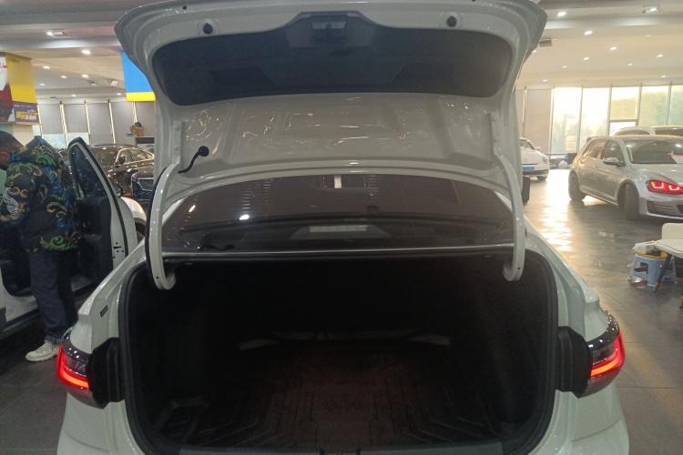 大众 朗逸 2025款 新锐 1.5L 出众新逸版机舱底盘23