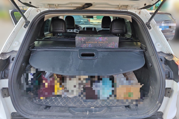 Jeep 自由光 2016款 2.4L 75周年致敬版中控内饰23