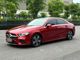奔驰A级 2019款 A 180 L 运动轿车
