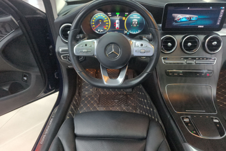 奔驰C级 2020款 C 260 L 运动版局部细节13