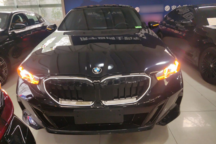宝马5系 2025款 530Li 领先型 M运动套装车身外观6001