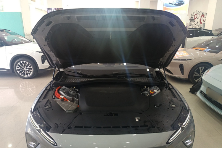 蔚来ET7 2024款 100kWh 行政签名版机舱底盘24