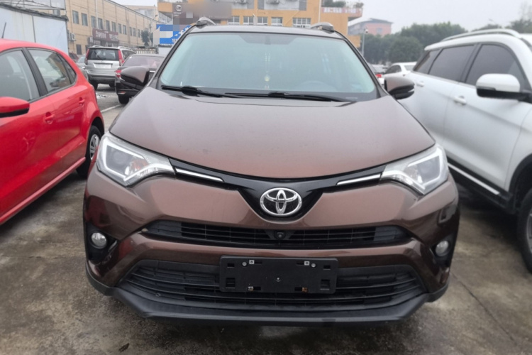 丰田 RAV4荣放 2016款 2.0L CVT两驱风尚版 国V车身外观2