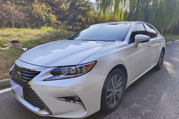 雷克萨斯ES 2015款 300h 舒适版车身外观6006