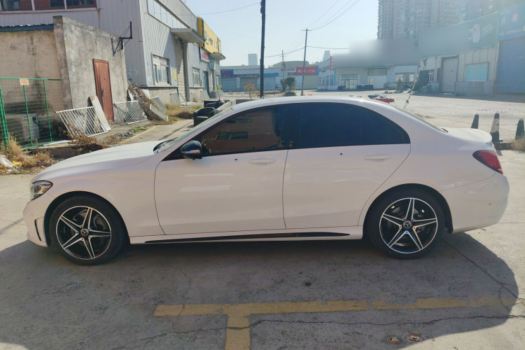 奔驰C级 2019款 C 260 运动版 4MATIC车身外观4