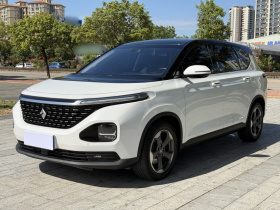 宝骏RM-5 2019款 1.5T CVT 24小时在线尊贵型 7座