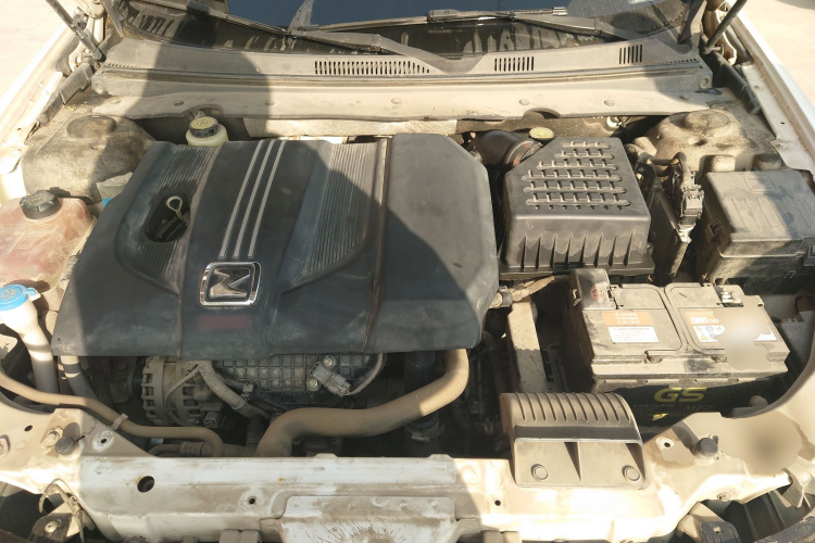 众泰Z700 2016款 1.8T DCT典雅型机舱底盘24