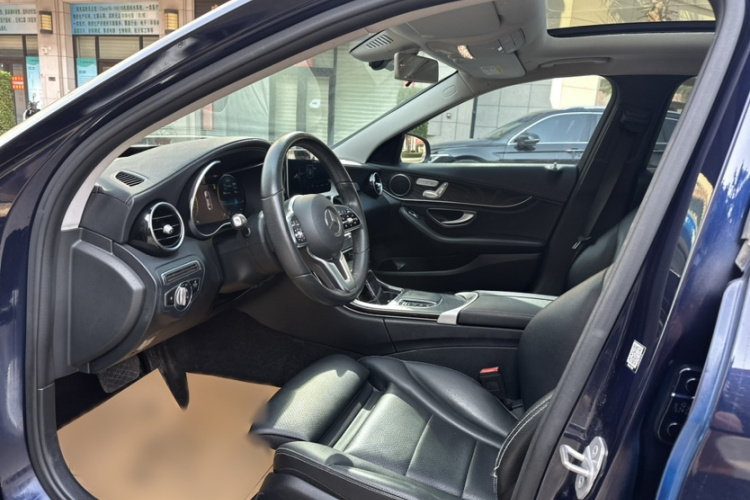 奔驰C级 2019款 改款 C 260 L 运动版中控内饰7001