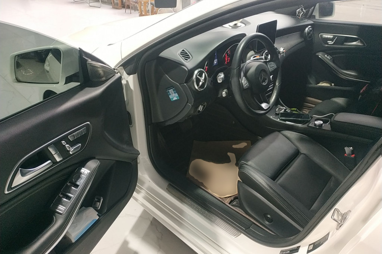 奔驰CLA 2018款 CLA 200 时尚型中控内饰20