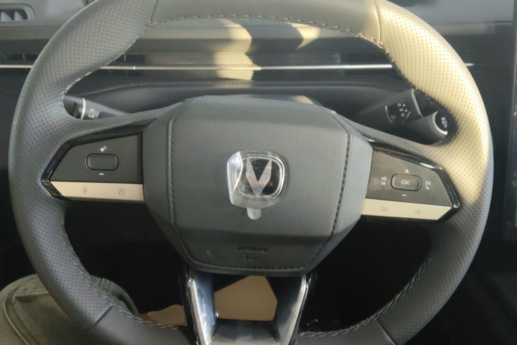 长安 逸动PHEV 2025款 智慧新蓝鲸 145KM 高能版中控内饰13