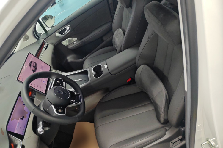 鸿蒙智行 尚界H5 2025款 增程 Max局部细节19