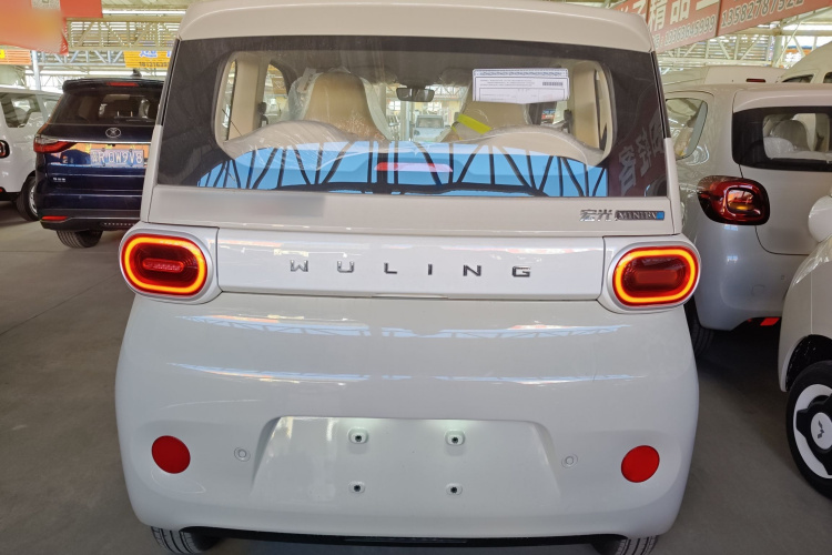 五菱汽车 宏光MINIEV 2024款 第三代 215km 青春版车身外观6