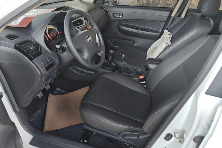 比亚迪F3 2020款 1.5L 手动超值版中控内饰19