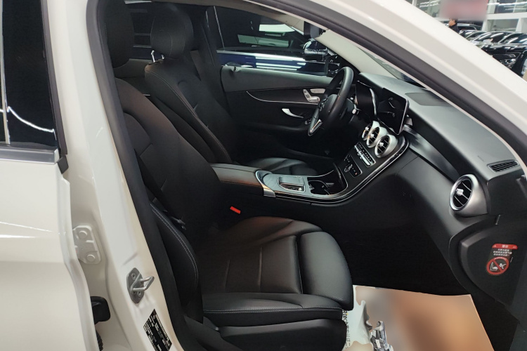 奔驰C级(进口) 2020款 改款 C 260 旅行轿车局部细节41