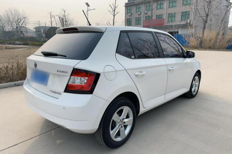 斯柯达 晶锐 2017款 1.4L 自动车享版车身外观6002