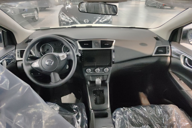 日产 轩逸 2024款 改款二 经典 1.6XL CVT豪华版中控内饰7003